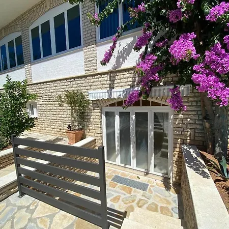 Apartments Kraljev Stanko Biograd Na Moru Exterior photo