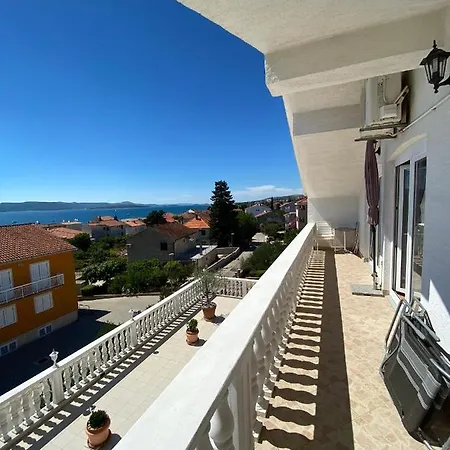 Apartments Kraljev Stanko Biograd Na Moru Exterior photo